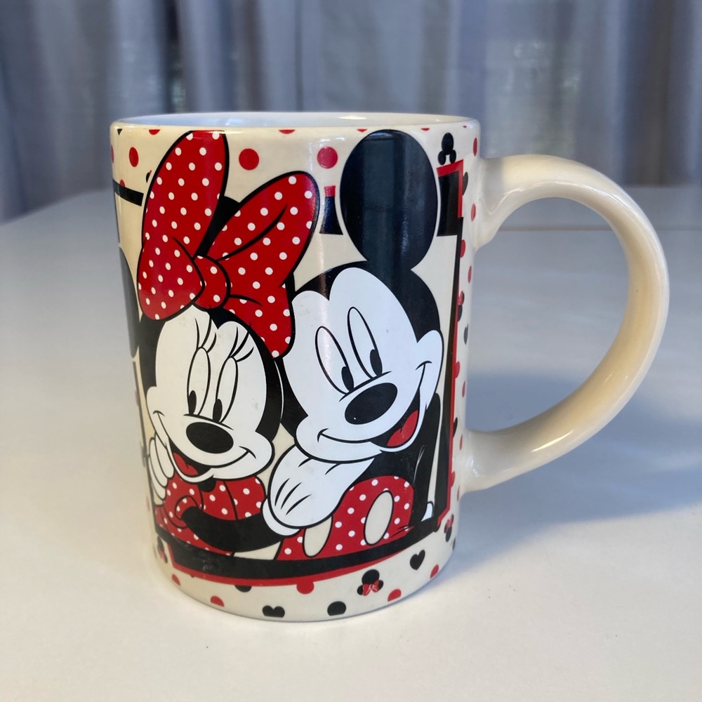 Disney Mickey and Minnie Mouse Red and Black Mug Jerry Leigh Vintage Collector